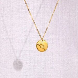 ❤️18K gold plated hand heart 💓 necklace